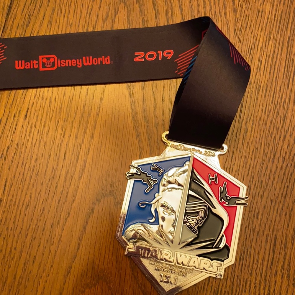 Star Wars Rival Run 1/2 2019 Medal
